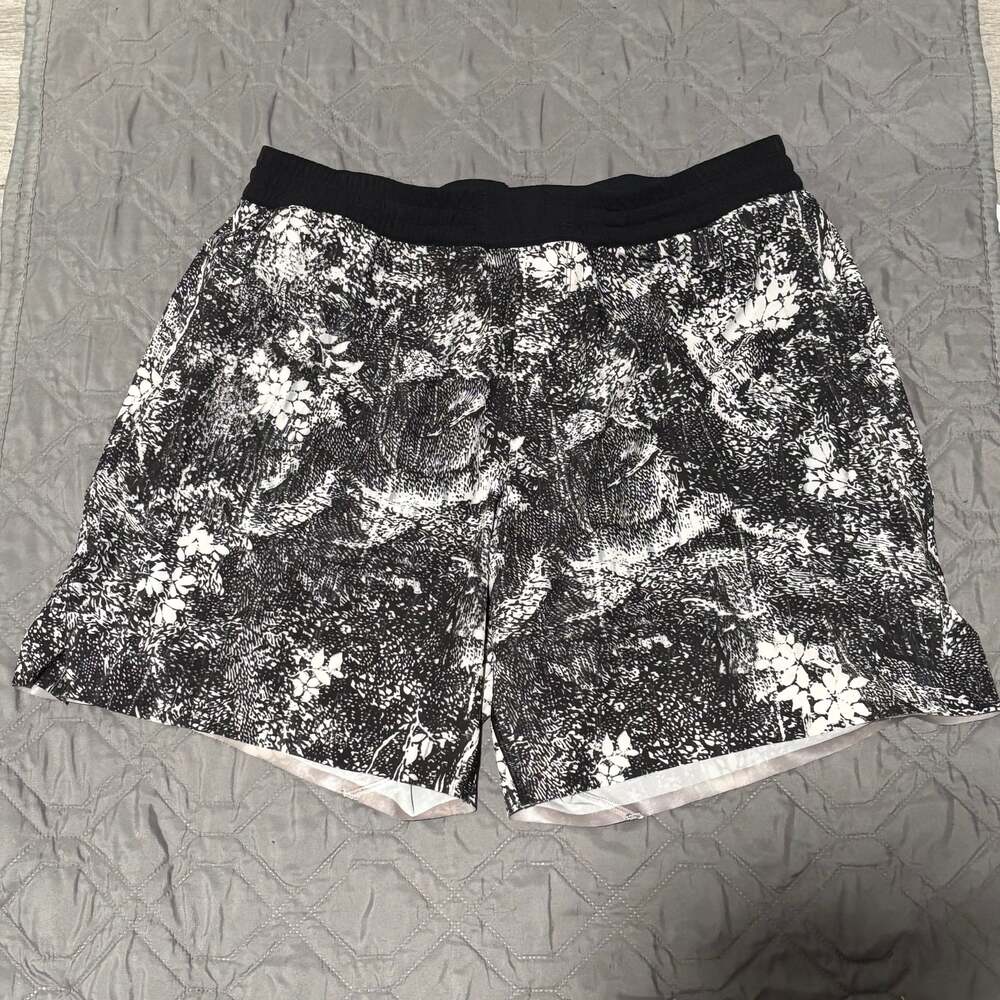 Lululemon Men's Channel Cross Shorts 7